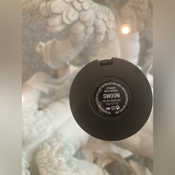 🖤 KVD Beauty SWOON eyeshadow 🥀 Made in USA - Picture 3 of 4